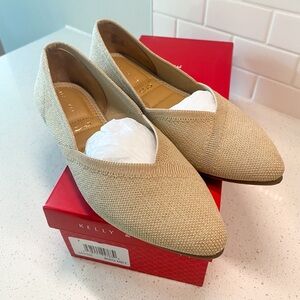 Kelly & Katie Gold Jayde Flat Size 7